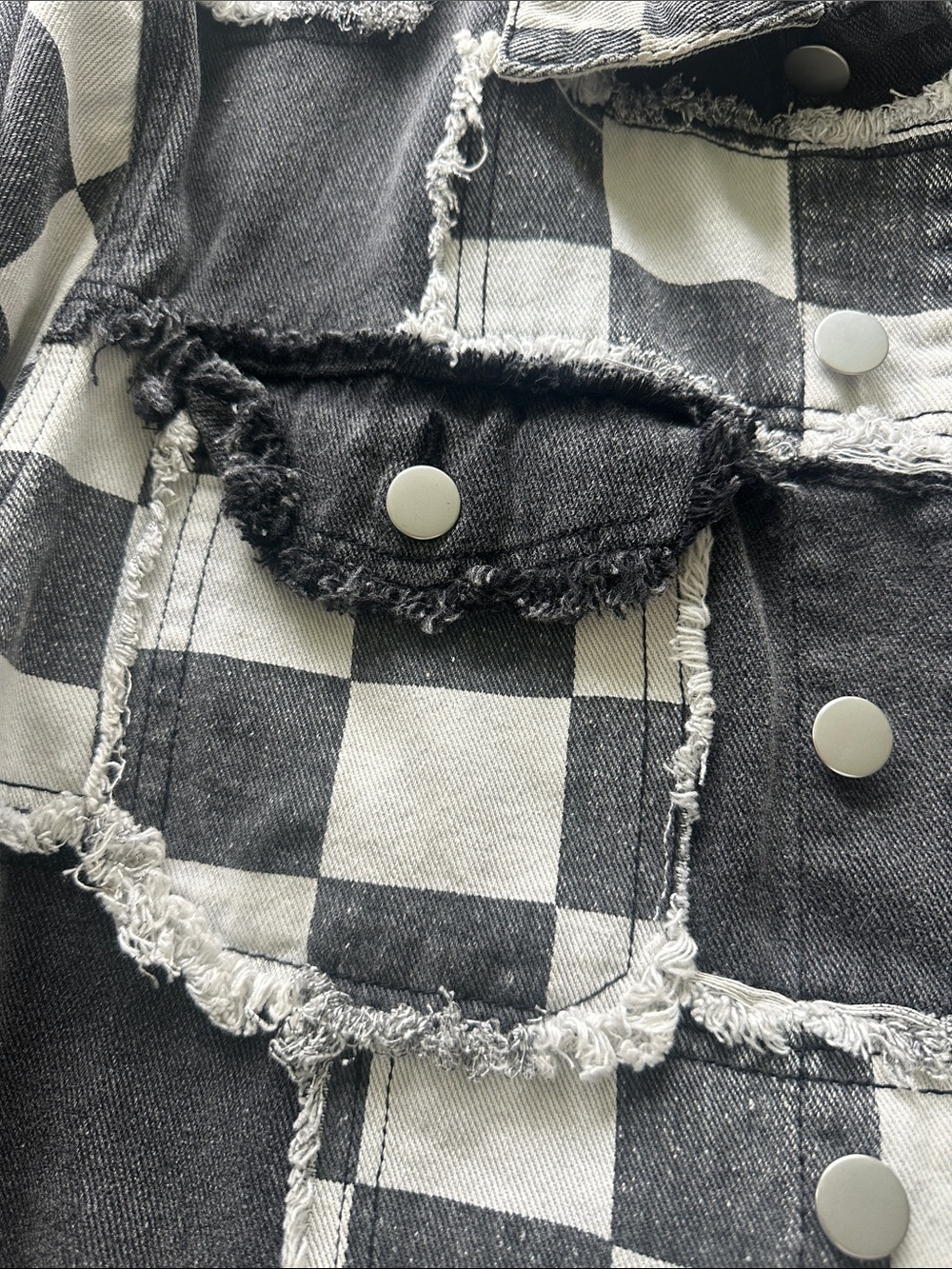 POL Black & White Check Distressed Cropped Denim Jacket - Picture 12 of 14